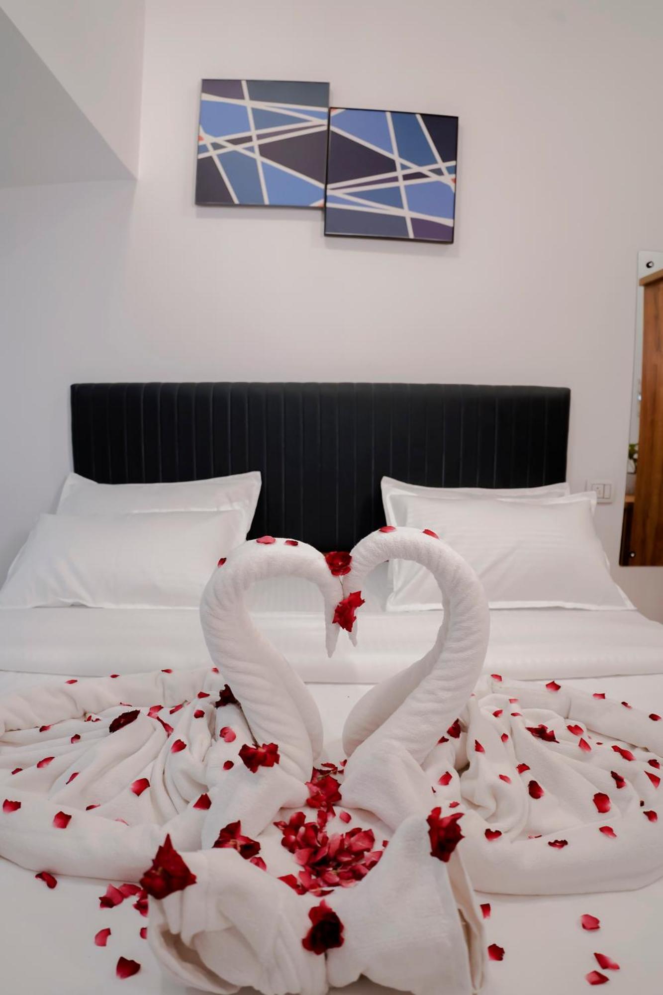 Hotel Royal Accord Surat Zewnętrze zdjęcie