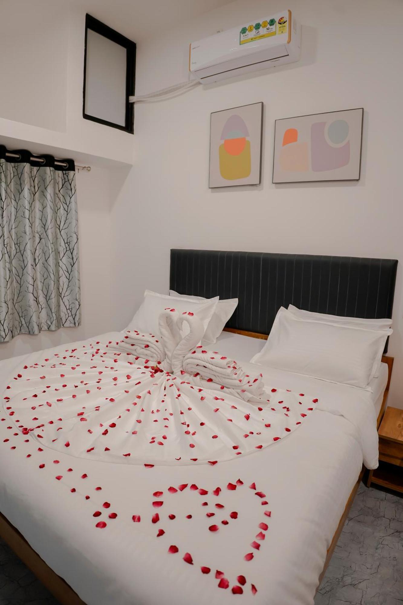 Hotel Royal Accord Surat Zewnętrze zdjęcie