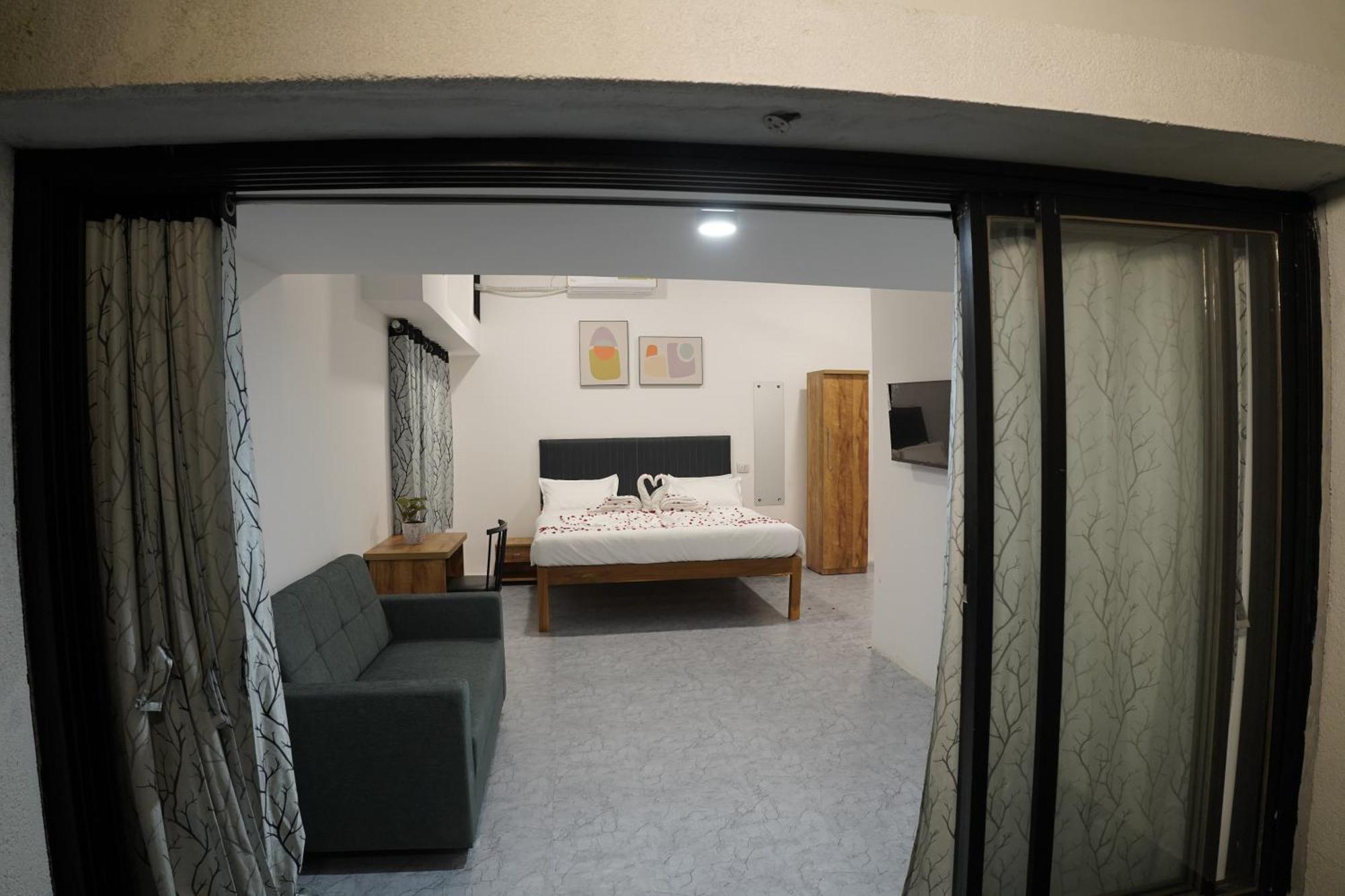 Hotel Royal Accord Surat Zewnętrze zdjęcie